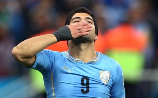 Barcelona agree deal with Liverpool star Luis Suarez