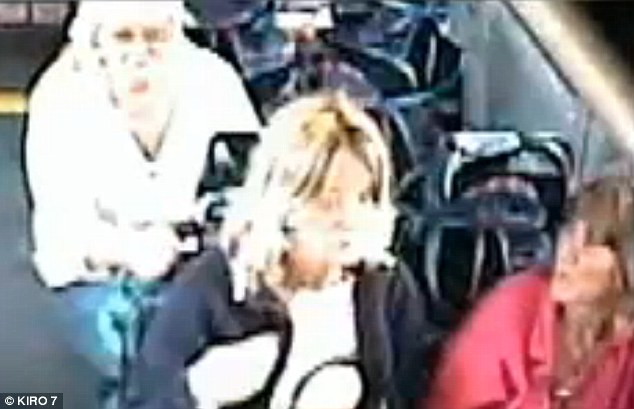 Passenger set another woman's hair on fire - PHOTO+VIDEO