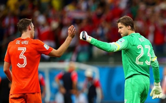 Голландия в серии пенальти выиграла  Коста-Рику