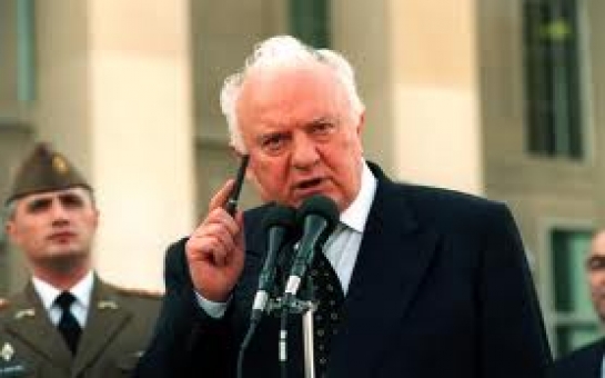 Georgian ex-President Eduard Shevardnadze dies at 86