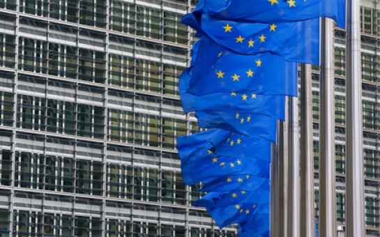 ЕС расширил санкции против россиян и украинцев