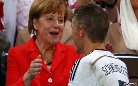 World Cup: Will German victory help Angela Merkel?