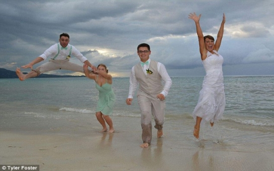 Is this he worst wedding photo ever? - PHOTO