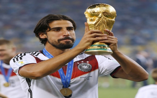 Arsenal and Chelsea put on Khedira alert