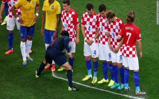 Vanishing spray set for English Premier League debut