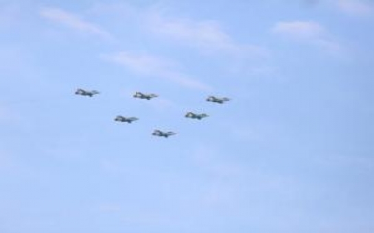 Azerbaijan’s fighter jets flying along frontline