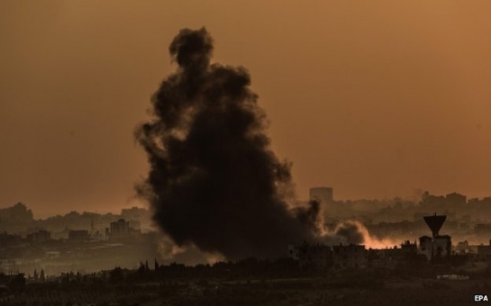 Gaza conflict: Israel and Hamas 'agree ceasefire'