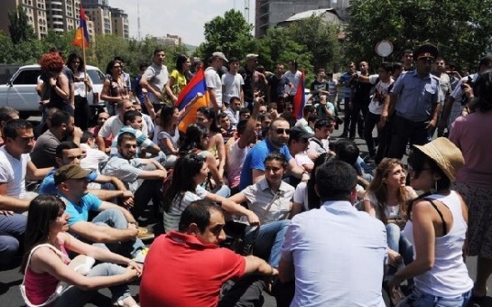 Armenians to hold rally in Yerevan under slogan of ‘No War!’