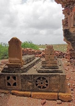 Imposing tombs that few have seen - PHOTO