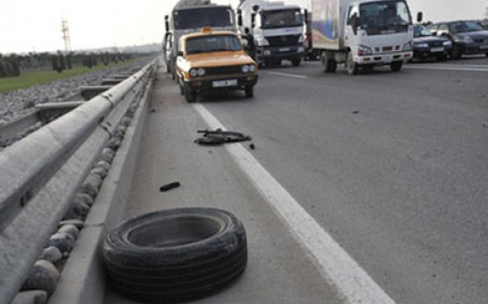 Bakıda sərnişin avtobusu aşdı - Xeyli yaralı var