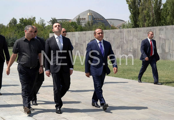 Премьер Грузии посетил мемориал «геноцида» армян в Ереване –ФОТО