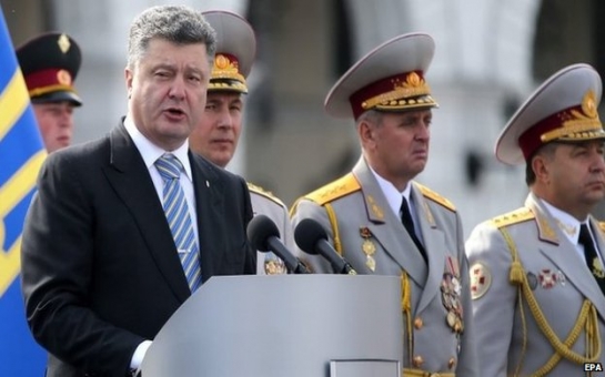 Ukraine crisis: President calls snap vote amid fighting