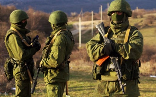 Ukraynada iki yaralı zabit özləri ilə 12 rus əgərini partladıb