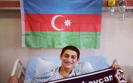 Раненый солдат поддержал «Карабах» – ФОТО