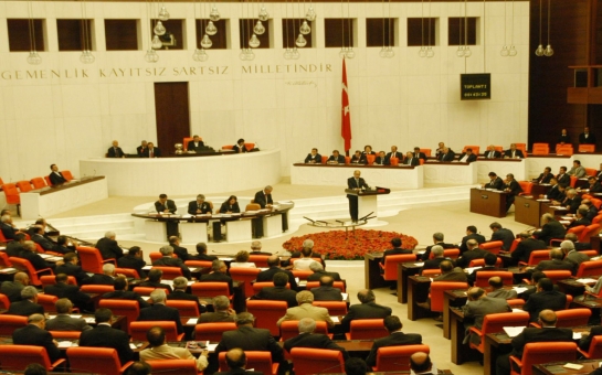 Turkish parliament passes vote of confidence in new government