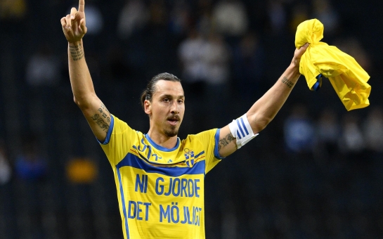 Rule No.1: You don't touch Zlatan. Rule No.2: You DON'T touch ZLATAN! - VIDEO