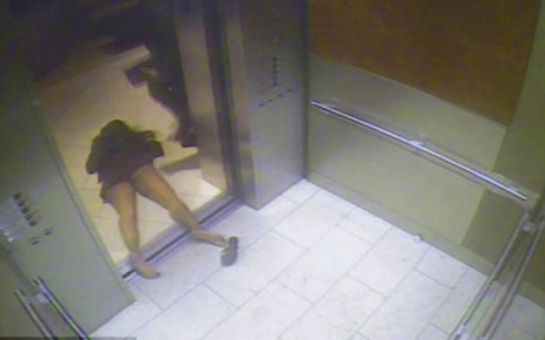 NFL football player knocks out fiancée in elevator - PHOTO+VIDEO