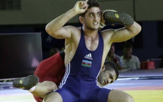 Azerbaijani wrestler claims world crown - VIDEO