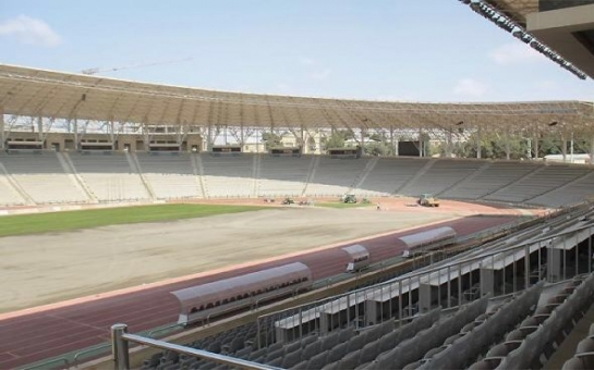 Respublika stadionunda ot örtüyü yenilənir - FOTOLAR