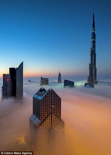 Stunning photographs appear to show Dubai's famous skyscrapers - PHOTO