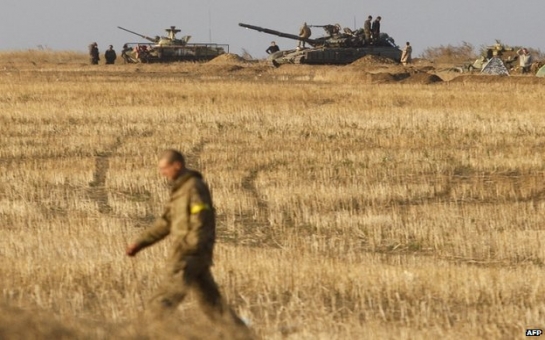 Ukraine crisis: Military to pull back artillery in east