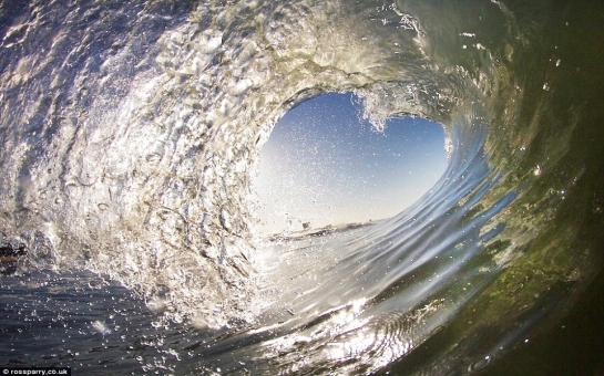 Heart-shaped wave snapped by California surfer