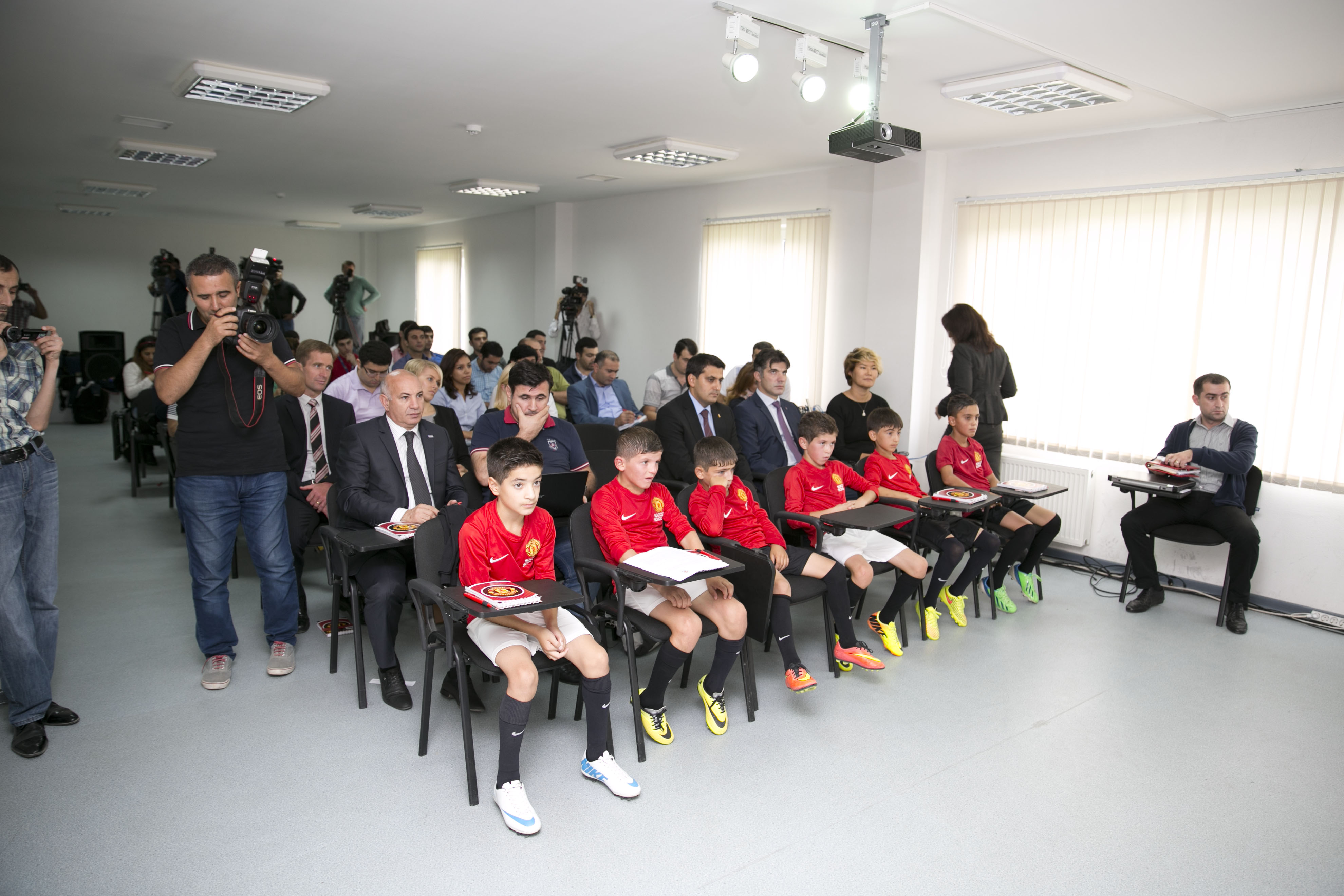 AFFA və Bakcell Bakıda Mançester Yunayted Futbol Məktəbini təqdim etdi - FOTOLAR