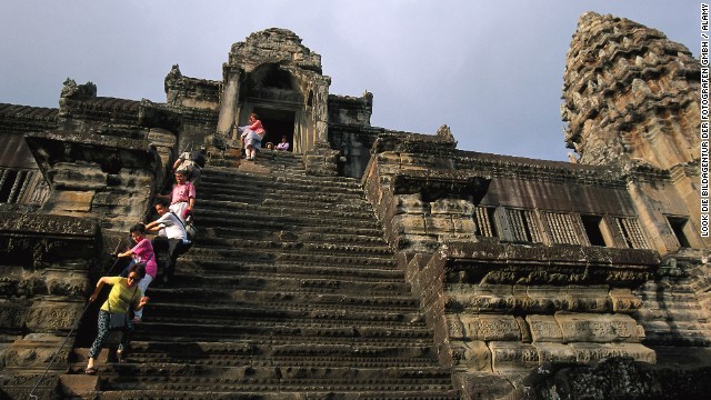 The world's scariest stairs - PHOTO