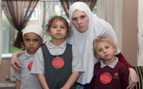 Muslim family sends kids to school wearing 'Halal only' badges