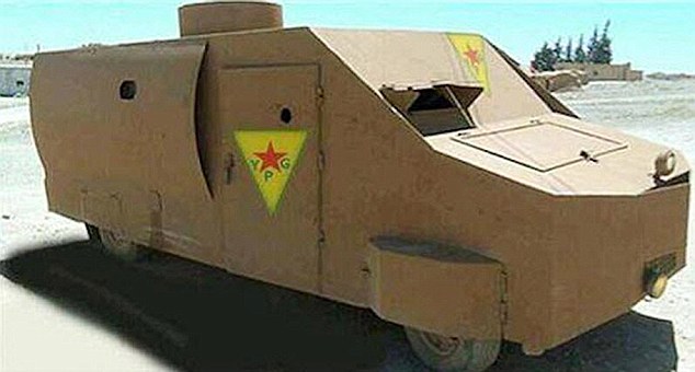 'Mad Max' battle buses and tanks built by Kurdish fighters - PHOTO+VIDEO