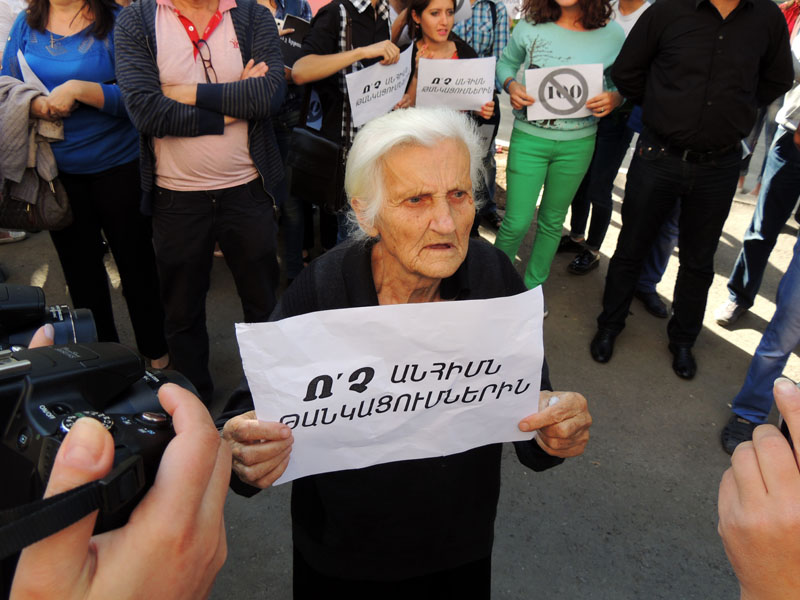В Нагорном Карабахе  впервые проведены  акции протеста
