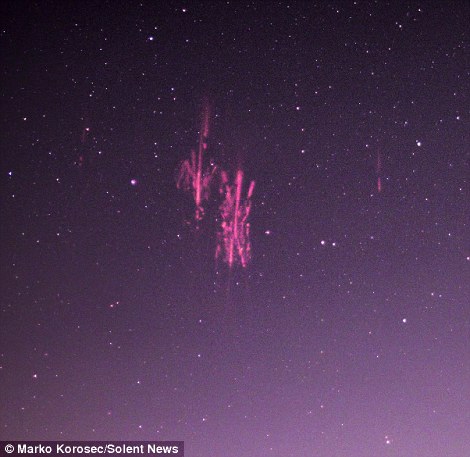 Rare 'sprite' phenomenon captured in dazzling series of images - PHOTO
