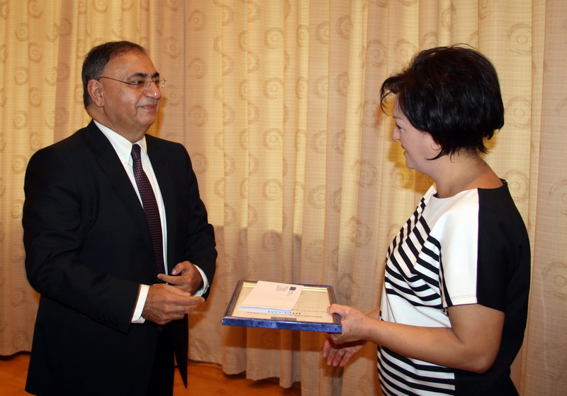 Azerbaijan Democratic Reforms Party awards journalists - PHOTO