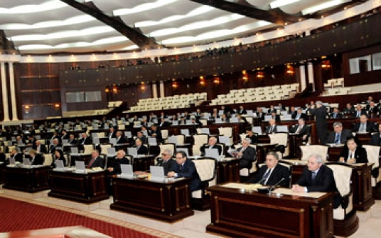 В Милли Меджлис Азербайджана поступил бюджетный пакет на 2015 год