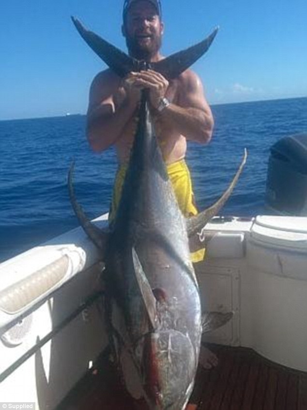 Fisherman reels in a record breaking 85kg yellowfin tuna