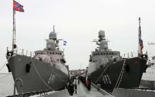 Russian warships in Baku