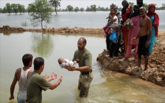 Azerbaijan provides aid to flood victims