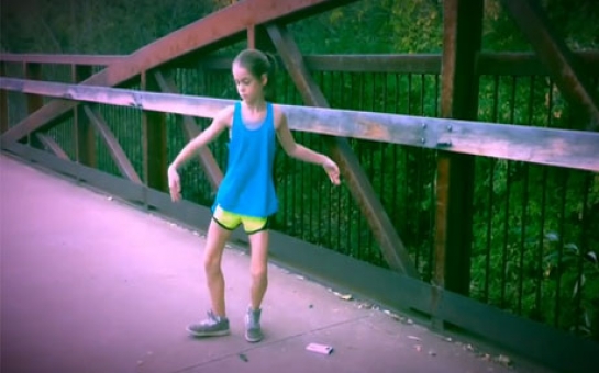 11 yaşlı qızın videosu 5 milyon dəfə baxıldı - VİDEO