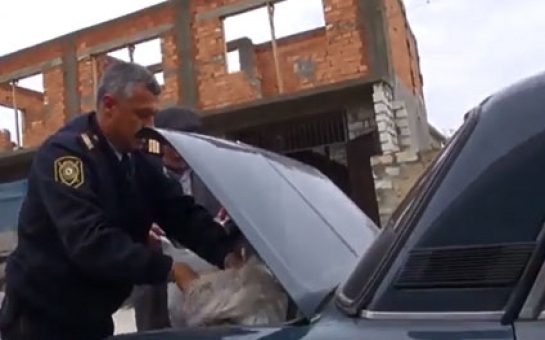 Bakı polisi kartof satır? - ŞOK VİDEO