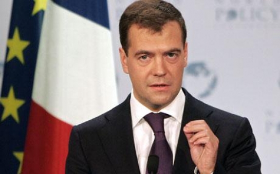 Dmitry Medvedev: «Sanksiyalardan əl çəkmək lazımdır»