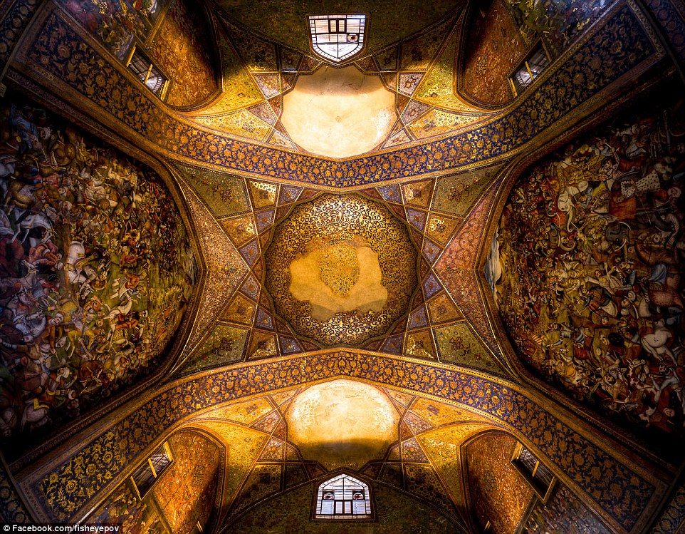 Stunning images show the beauty of Iranian mosques - PHOTO