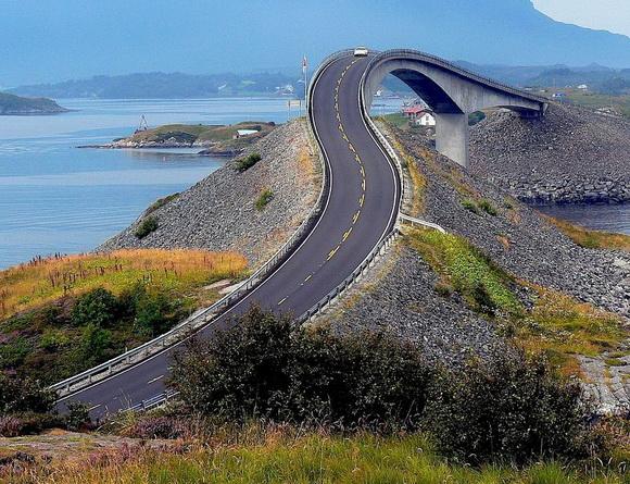 Dünyanın ən təhlükəli yolu - FOTOLAR