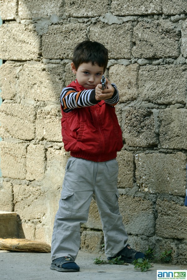 Baku kids - PHOTO