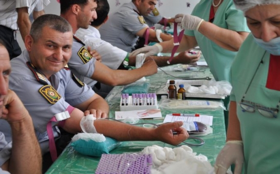 Azeris donate 1,774 liters of blood on Ashura