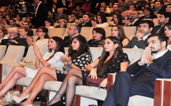 Azerbaijan’s First Lady attends “Don`t be afraid, I`m with you! 1919” film