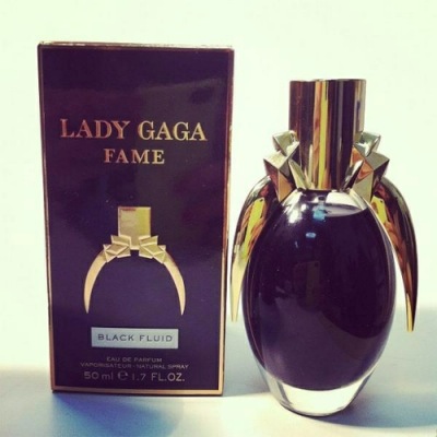 Lady Gaga's urine into perfume - PHOTO