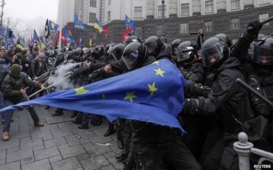 Ukraine leader firm over EU 'U-turn'