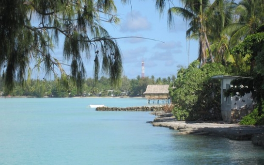 Kiribati island: Sinking into the sea?