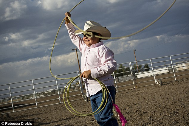 Charming native American kids of the Blackfeet Reservation - PHOTO