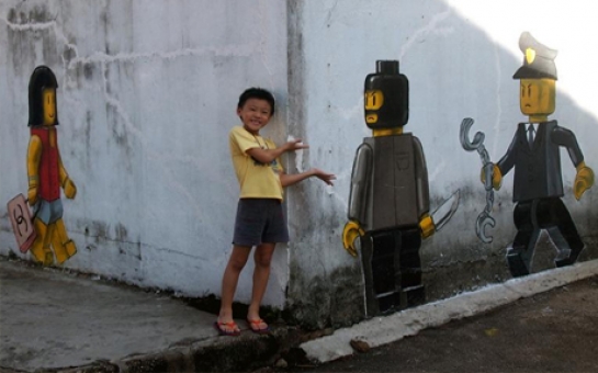 Lithuanian 'Banksy' a hit in anti-graffiti Singapore